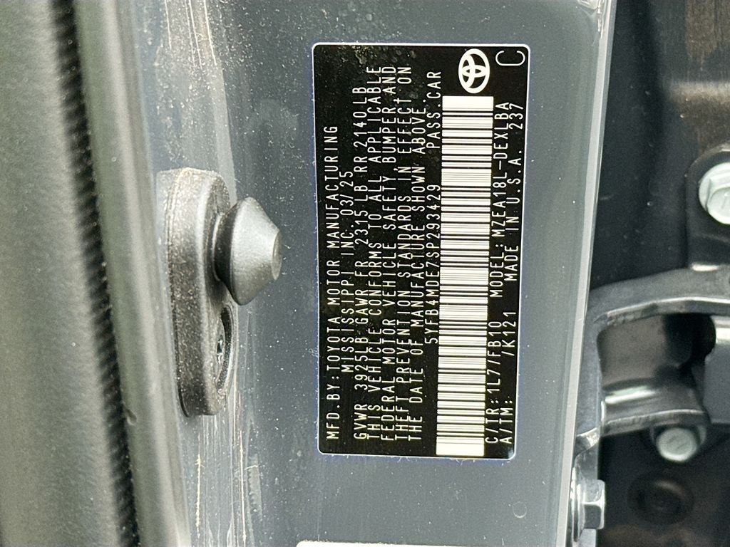 2025 Toyota Corolla LE