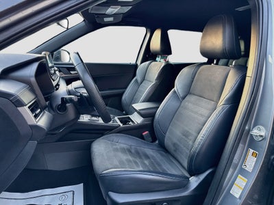 2023 Mitsubishi Outlander Base