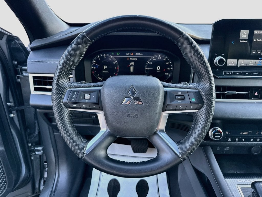 2023 Mitsubishi Outlander Base