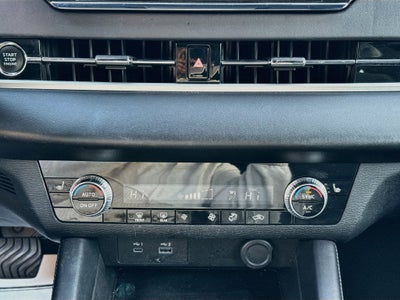 2023 Mitsubishi Outlander Base