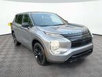 2023 Mitsubishi Outlander Base