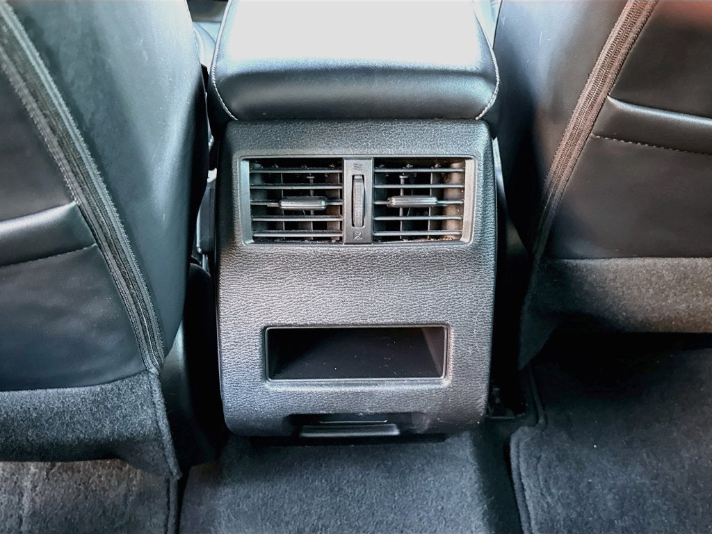 2023 Mitsubishi Outlander Base