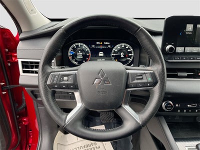 2023 Mitsubishi Outlander SE