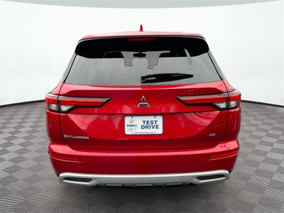2023 Mitsubishi Outlander SE
