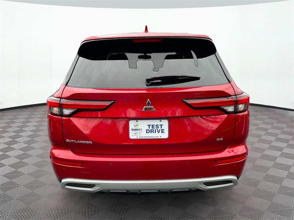 2023 Mitsubishi Outlander SE