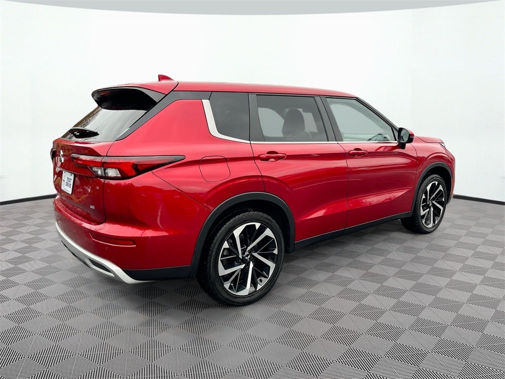 2023 Mitsubishi Outlander SE