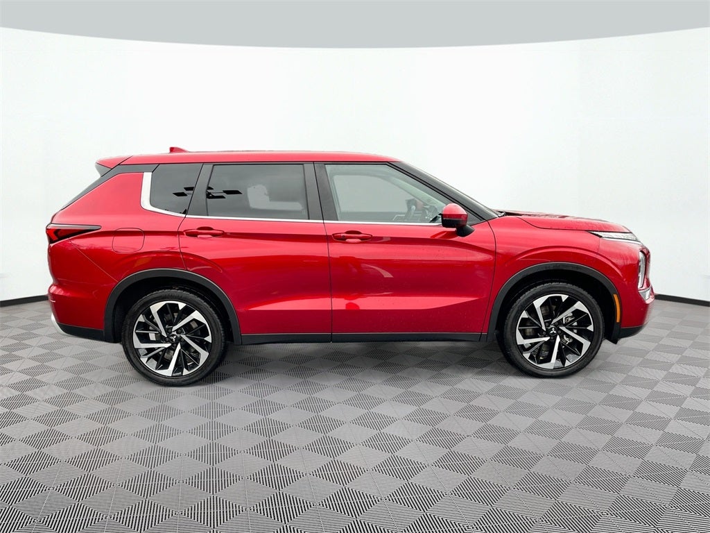 2023 Mitsubishi Outlander SE