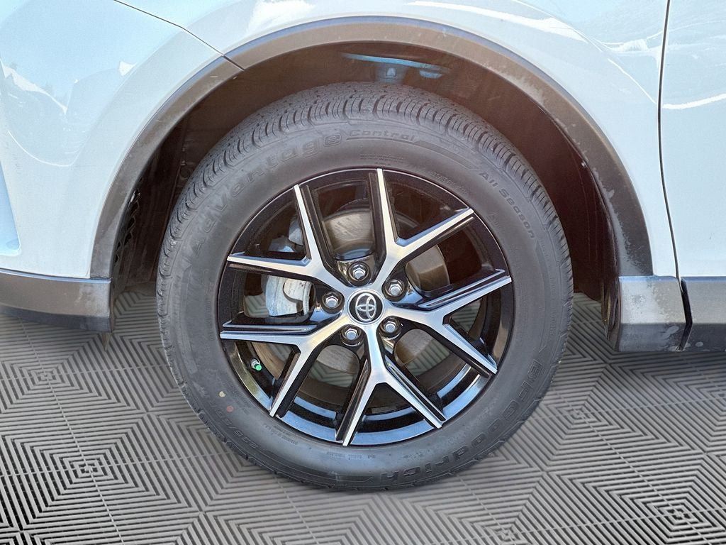 2016 Toyota RAV4 SE