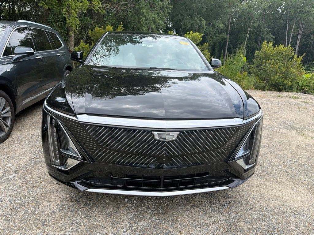 2024 Cadillac LYRIQ Luxury 1
