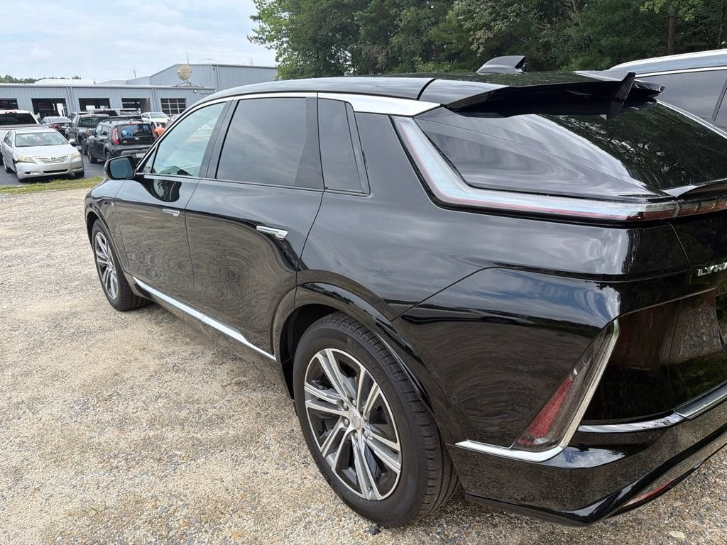 2024 Cadillac LYRIQ Luxury 1