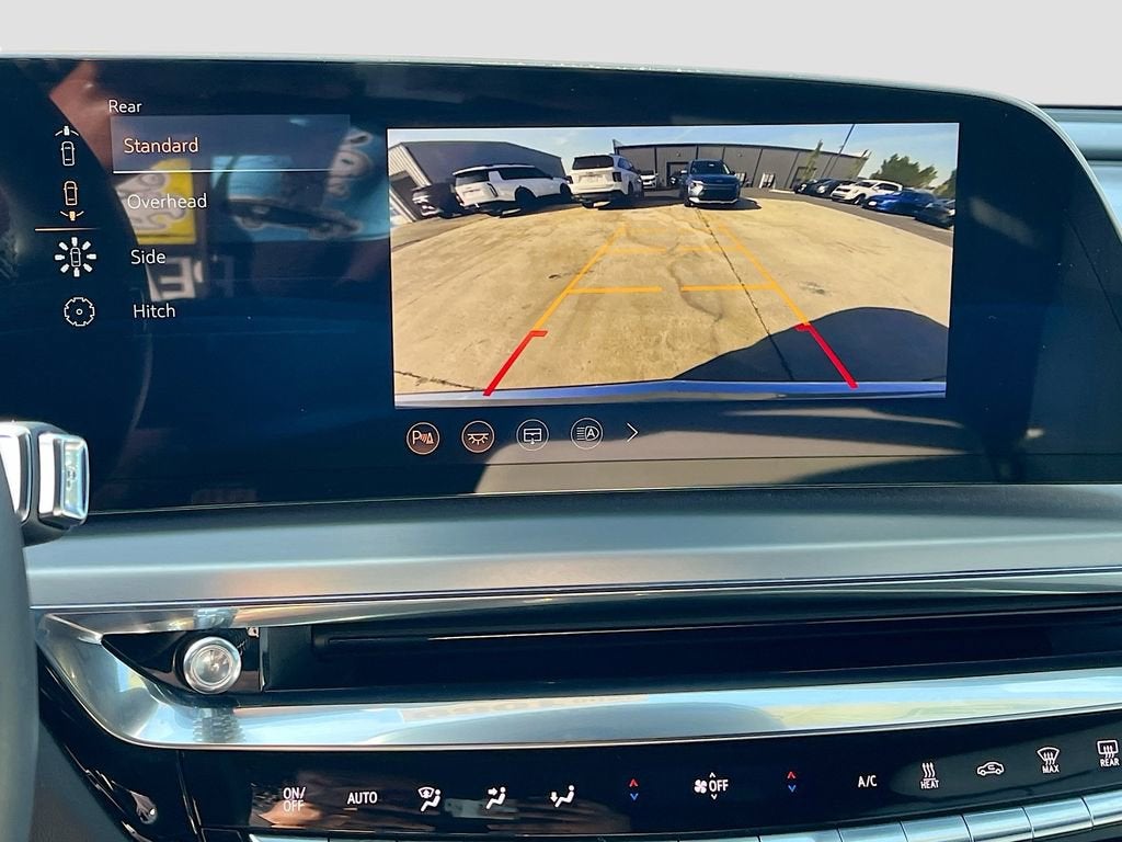 2024 Cadillac LYRIQ Luxury 1