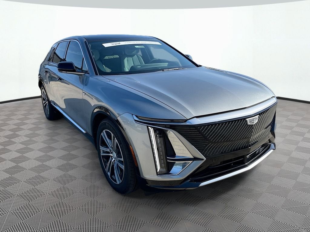 2024 Cadillac LYRIQ Luxury 1