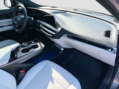 2024 Cadillac LYRIQ Luxury 1