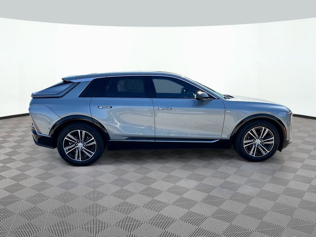 2024 Cadillac LYRIQ Luxury 1