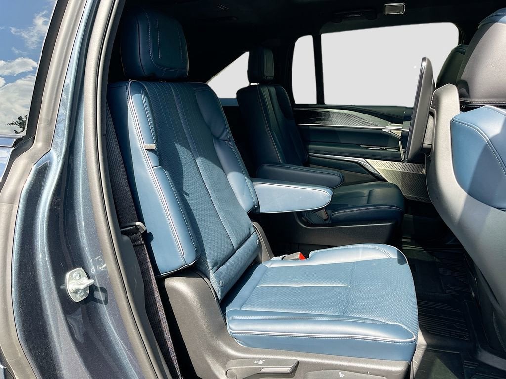 2025 Cadillac ESCALADE IQ Sport 2