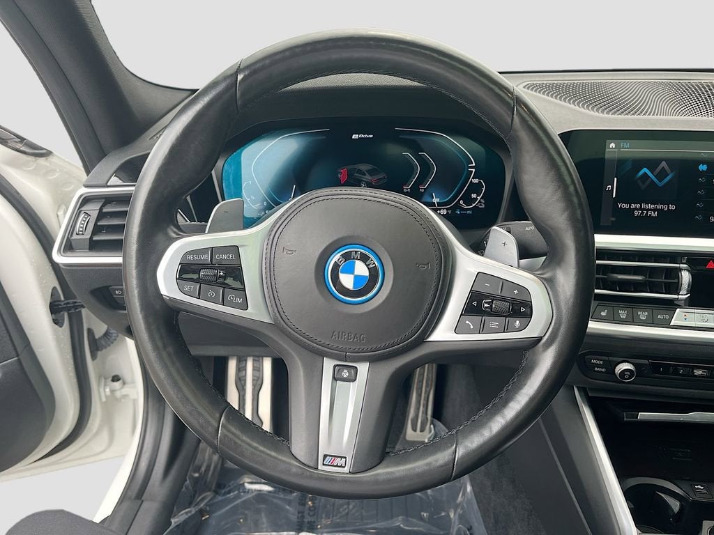 2022 BMW 3 Series 330e