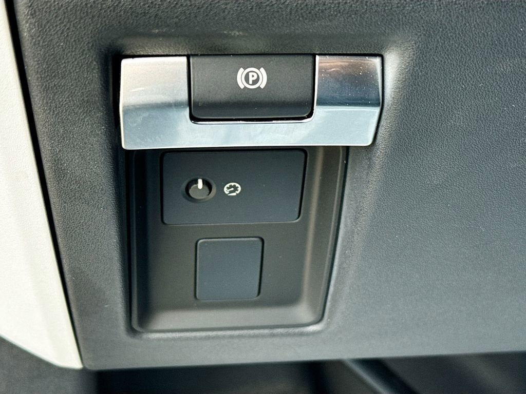 2025 Land Rover Defender S