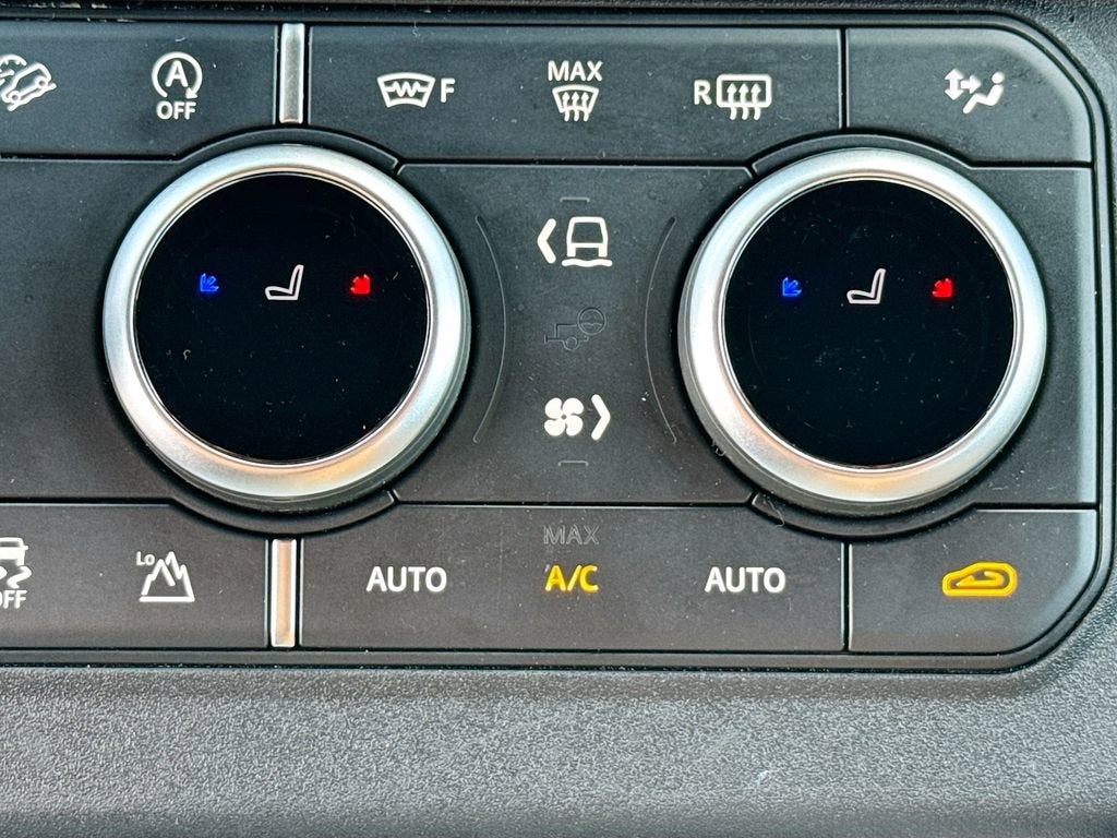 2025 Land Rover Defender S