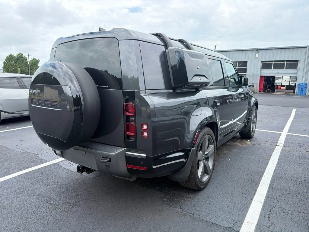 2024 Land Rover Defender Outbound