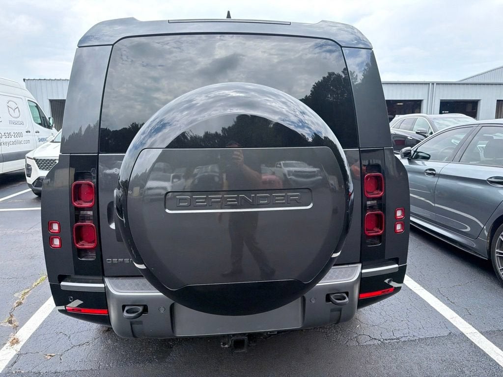 2024 Land Rover Defender Outbound