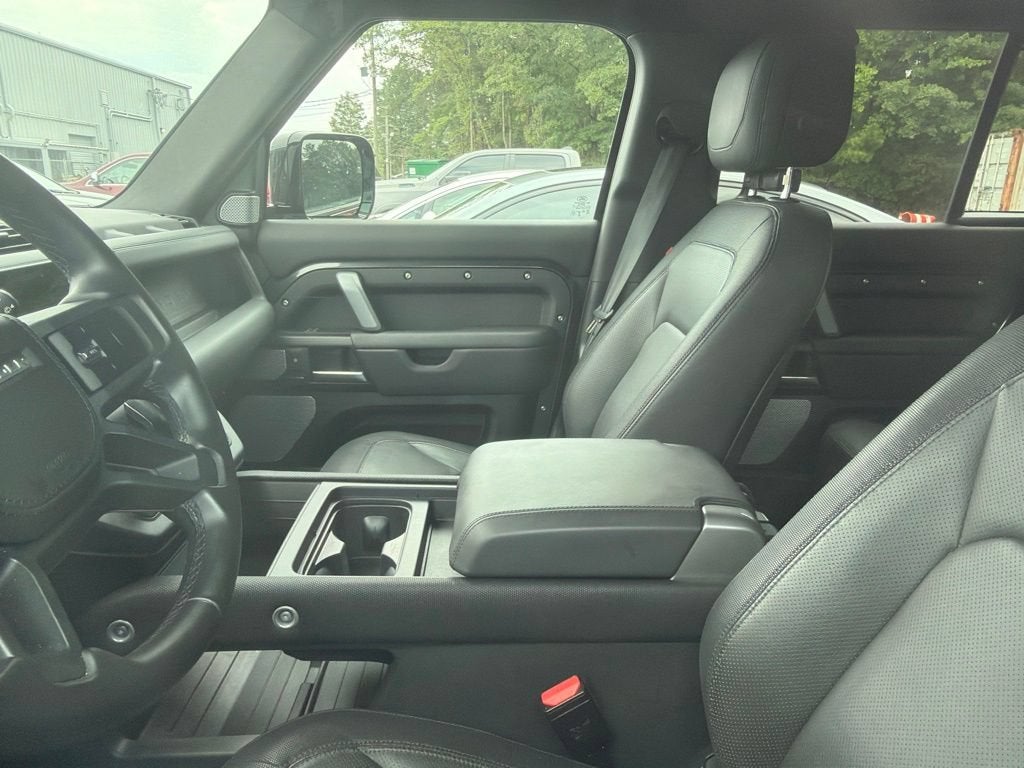 2024 Land Rover Defender Outbound