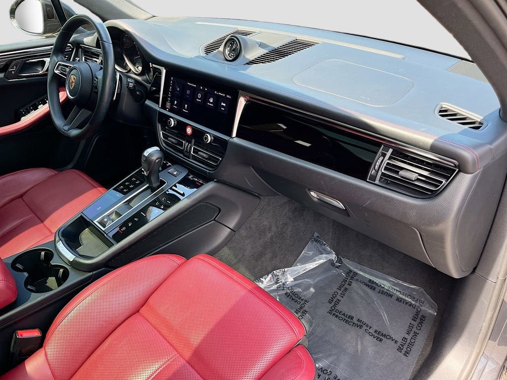 2023 Porsche Macan T