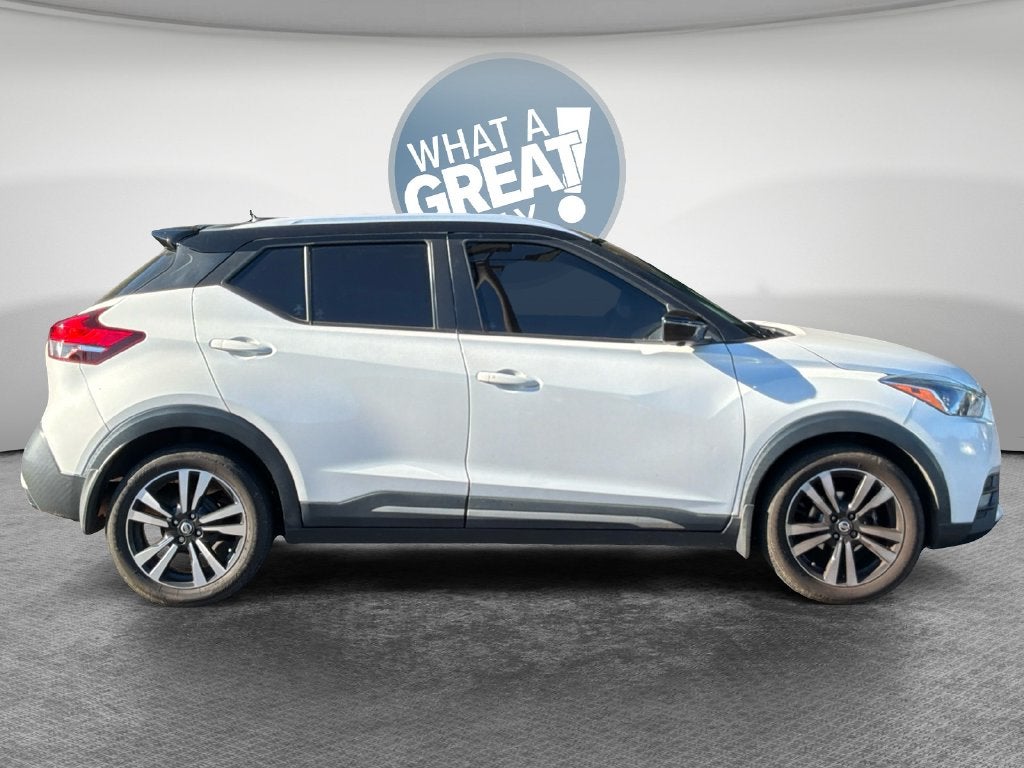 2020 Nissan Kicks SR