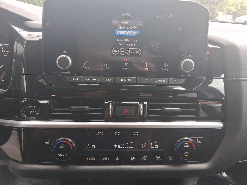 2025 Nissan Pathfinder SV