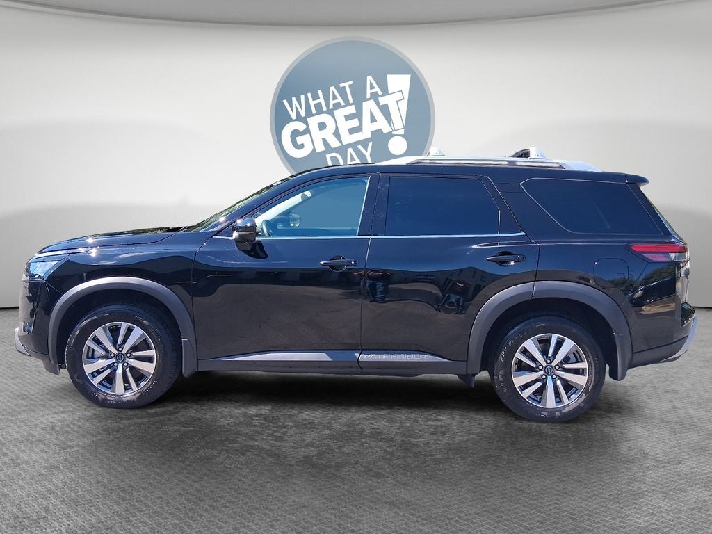 2025 Nissan Pathfinder SL