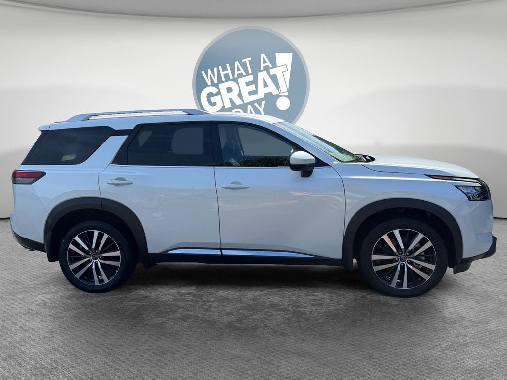 2025 Nissan Pathfinder Platinum