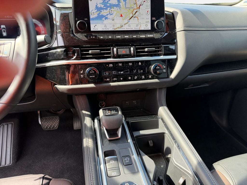 2025 Nissan Pathfinder Platinum