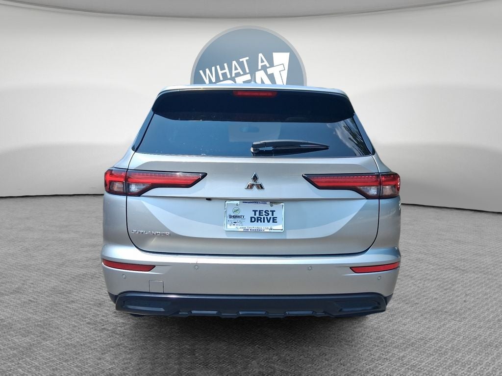 2022 Mitsubishi Outlander SE