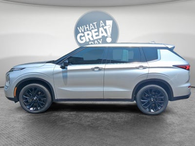 2022 Mitsubishi Outlander SE