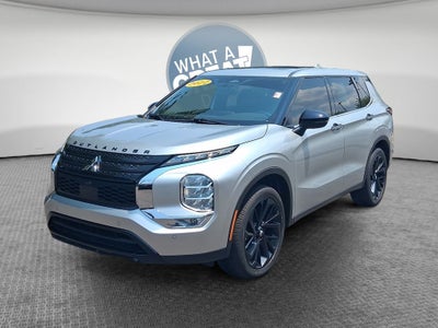 2022 Mitsubishi Outlander SE