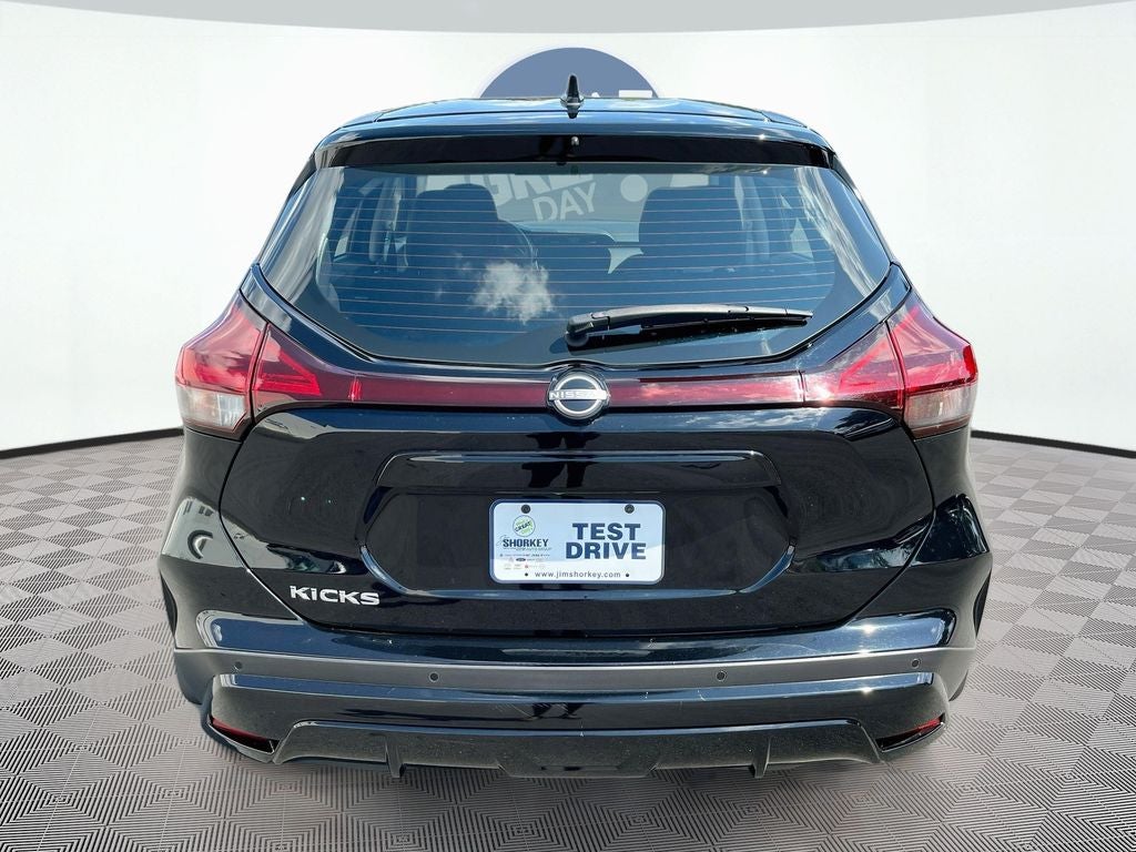 2024 Nissan Kicks S